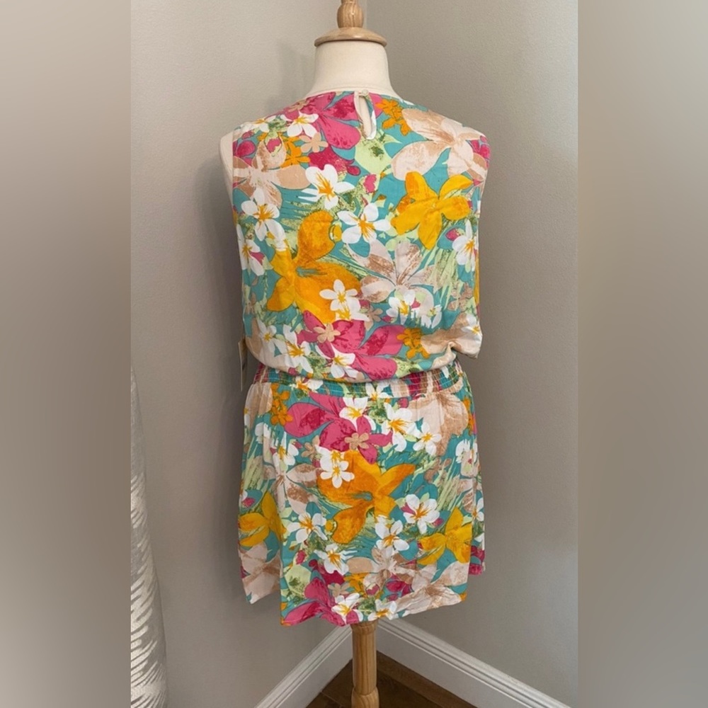Plus Size Romper - Picture 3 of 6
